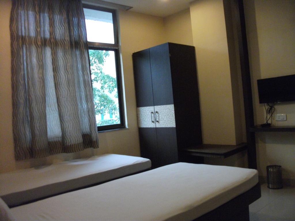 Hotel Parshuram Guwahati Buitenkant foto