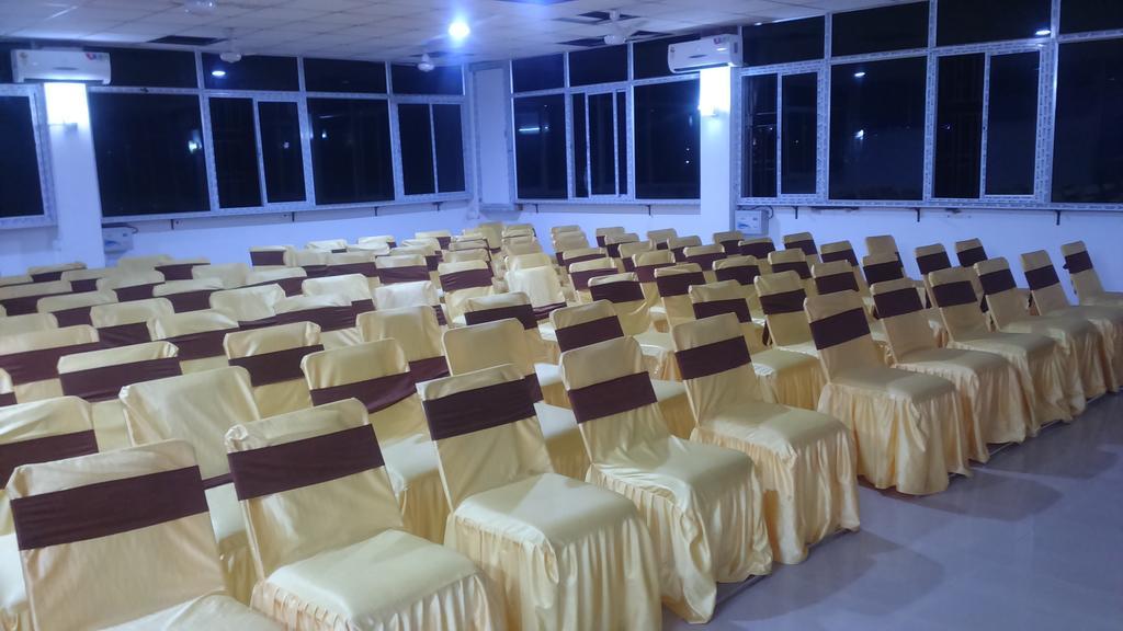 Hotel Parshuram Guwahati Buitenkant foto