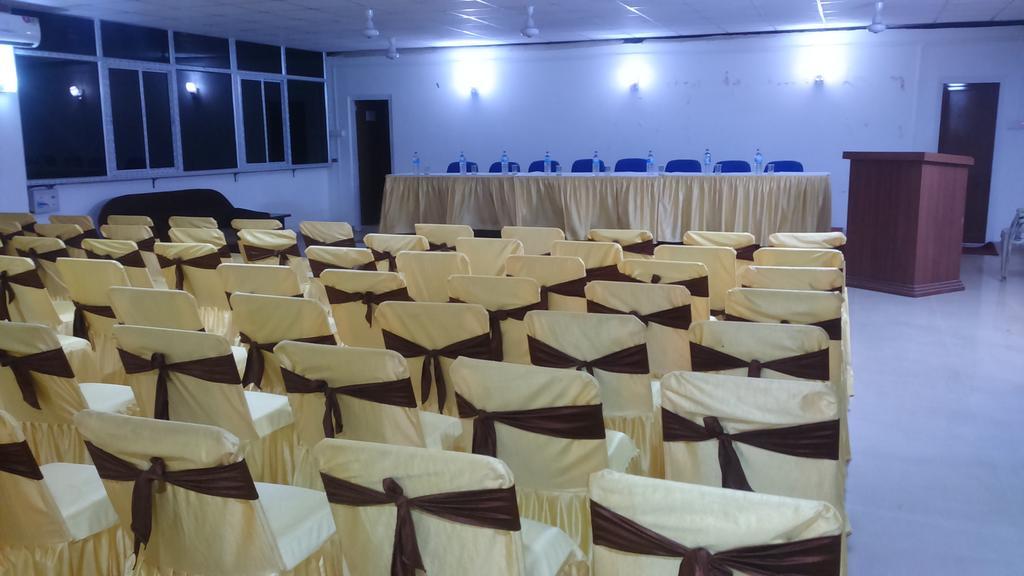 Hotel Parshuram Guwahati Buitenkant foto
