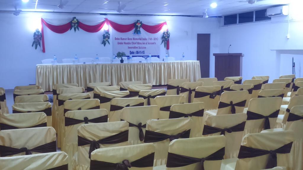 Hotel Parshuram Guwahati Buitenkant foto