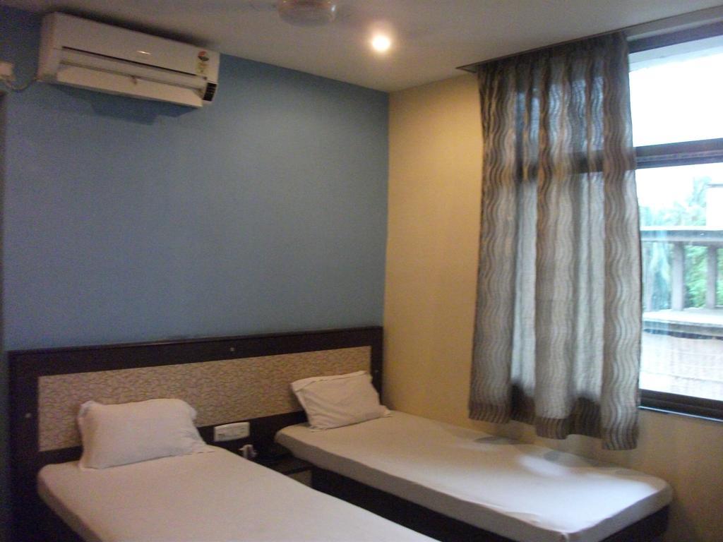 Hotel Parshuram Guwahati Buitenkant foto