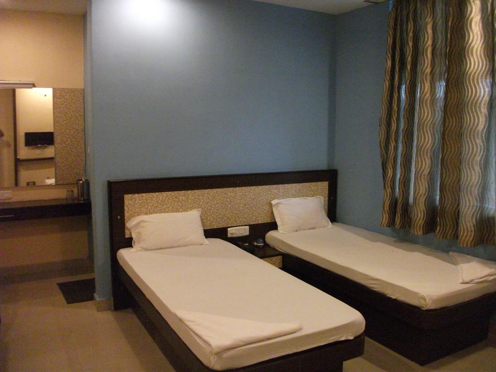 Hotel Parshuram Guwahati Buitenkant foto