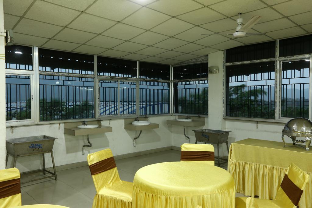 Hotel Parshuram Guwahati Buitenkant foto