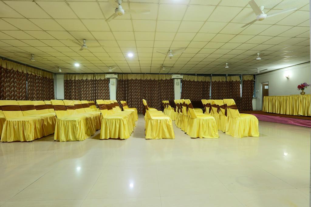 Hotel Parshuram Guwahati Buitenkant foto