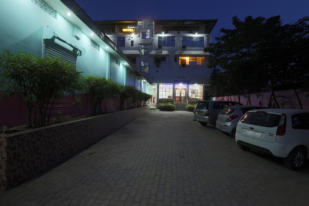 Hotel Parshuram Guwahati Buitenkant foto
